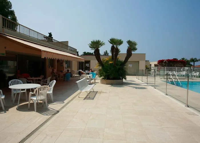 Le Tamaris - Terrasse Vue Sur - Piscine, Tennis & Jardin
