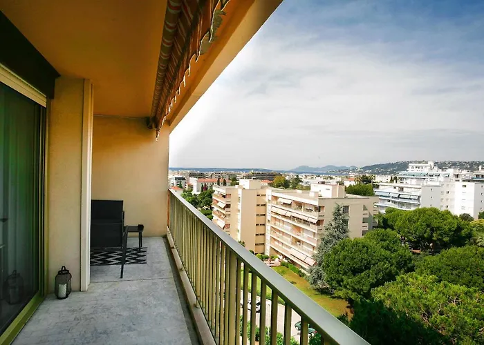 Le Tamaris - Terrasse Vue Sur - Piscine, Tennis & Jardin * Antibes