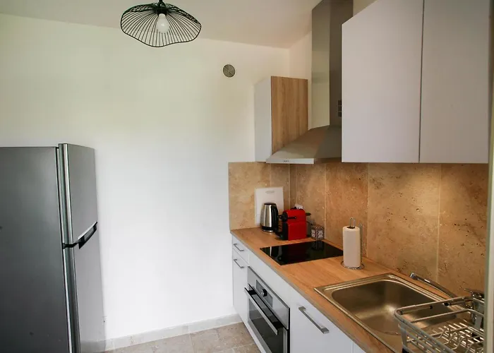 Le Tamaris - Terrasse Vue Sur - Piscine, Tennis & Jardin Lejlighed *