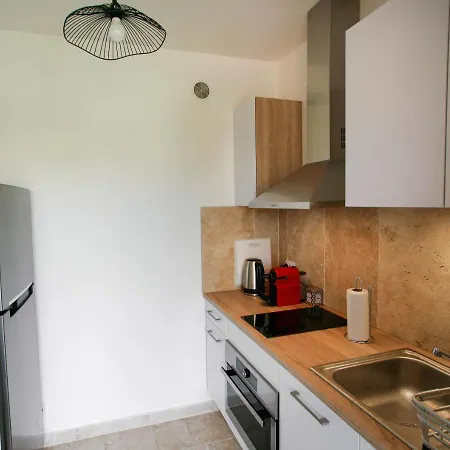 Le Tamaris - Terrasse Vue Sur - Piscine, Tennis & Jardin Appartement *